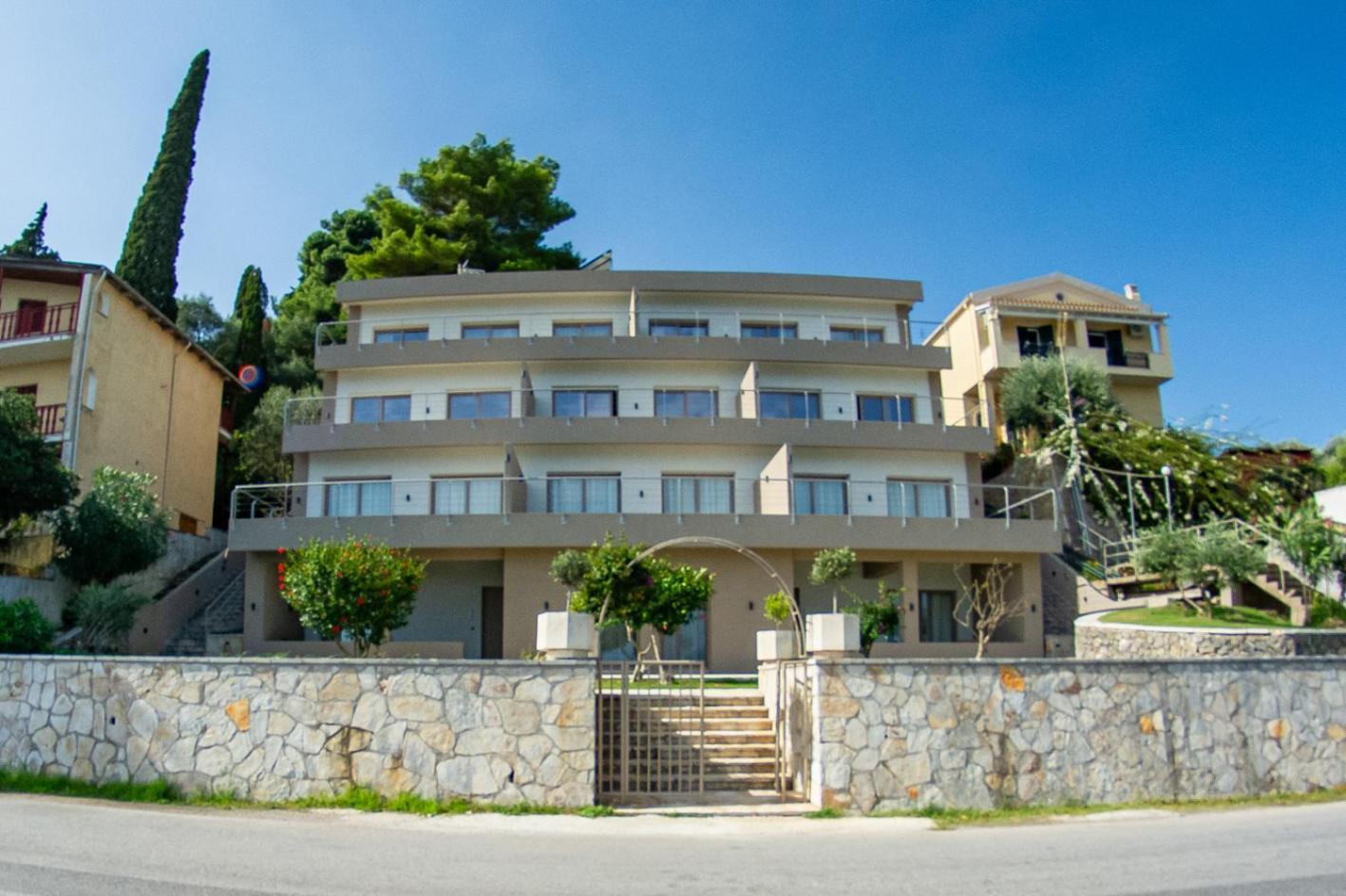 Kaiser Luxury Hotel de apartamente *
